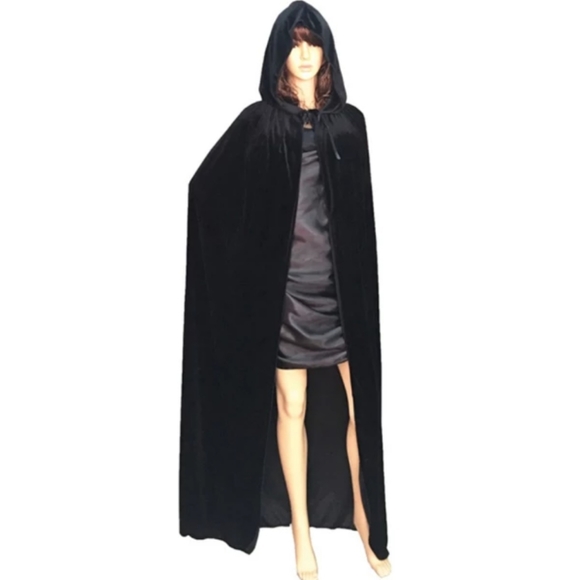 Vampire 🧛‍♀️ cape - Picture 1 of 8
